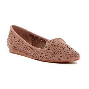 Vince Camuto Lanta Flats